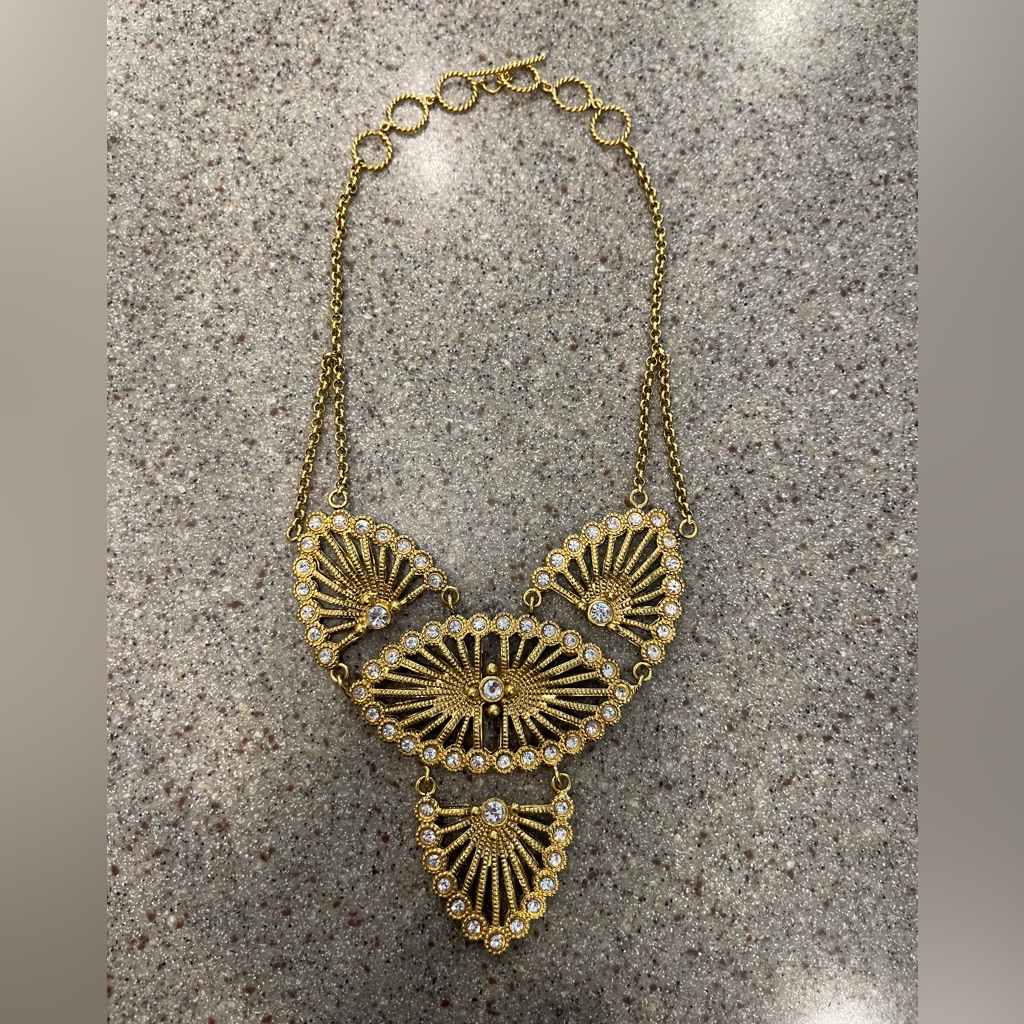 Pretty Necklace  Unsure Of Brand